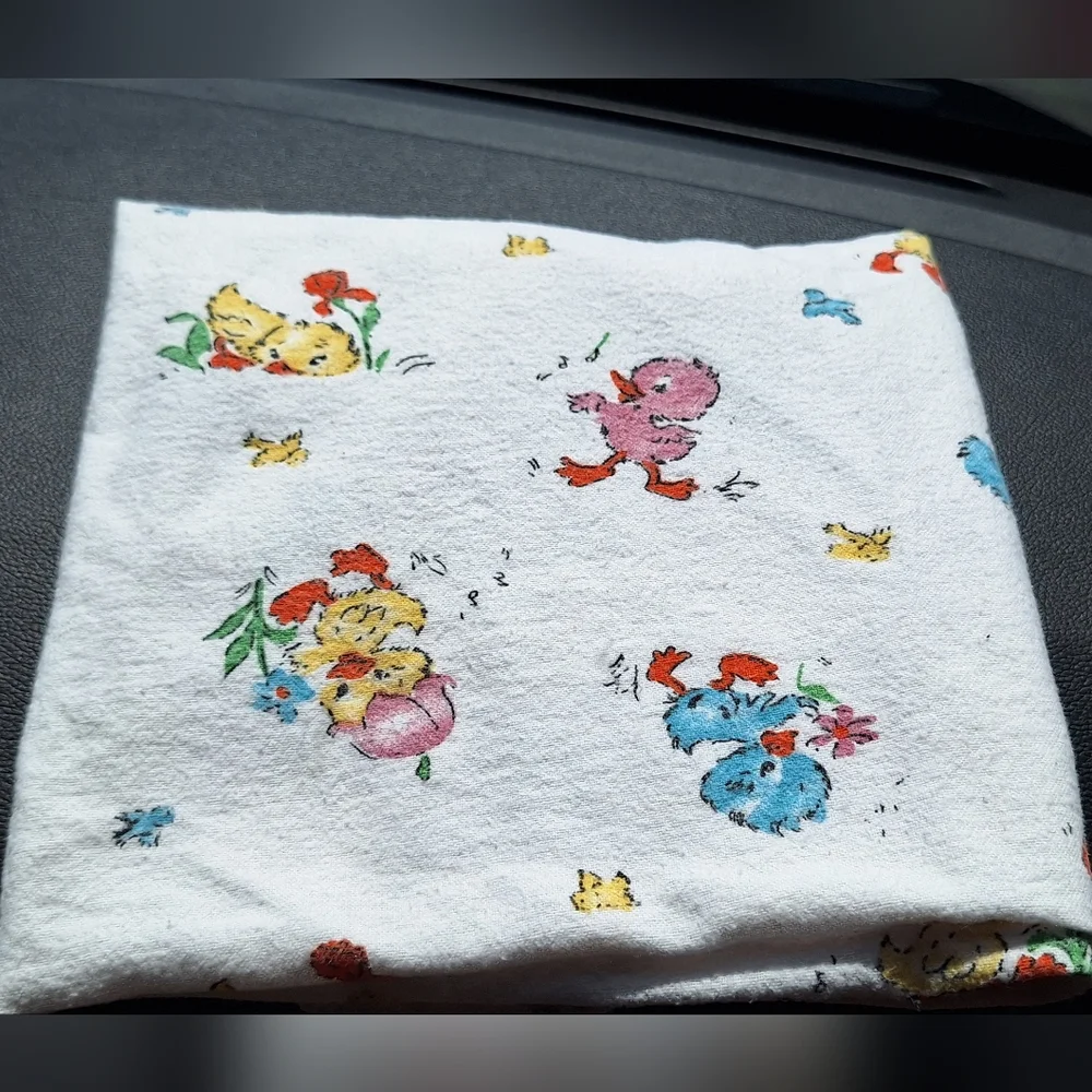 Vintage Baby Blanket with Yellow, Pink, Blue Duckling Print 💛🤍🩷🩵